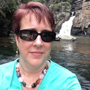 Meet your Posher, Gina